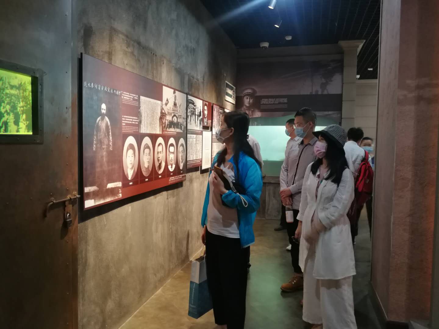 聆聽(tīng)歷史足音，緬懷崢嶸歲月 公司員工參觀武漢革命博物館(圖1)
